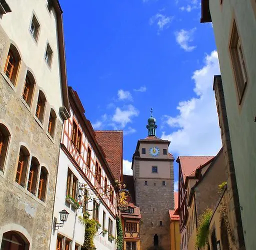 Am Weissen Turm فندق روتنبورغ أوب در تاوبر