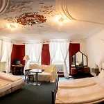 Am Weissen Turm Hotel 2*