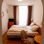 Am Weissen Turm Hotel
