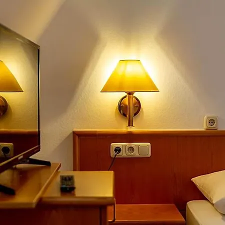 Hotel-restaurant Am Weissen Turm Self Check-in فندق روتنبورغ أوب در تاوبر