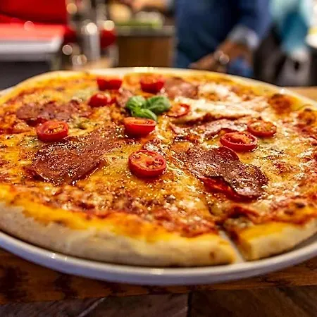 Hotel-restaurant Am Weissen Turm Self Check-in فندق 2*
