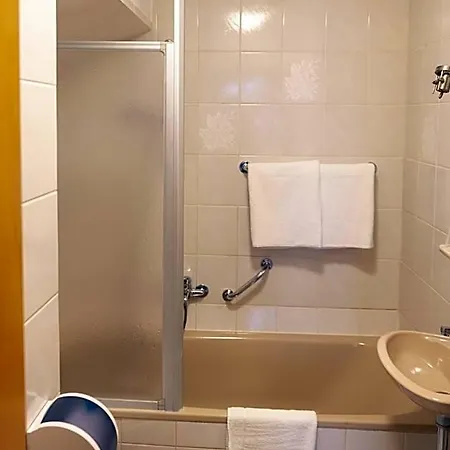 מלון Hotel-restaurant Am Weissen Turm Self Check-in